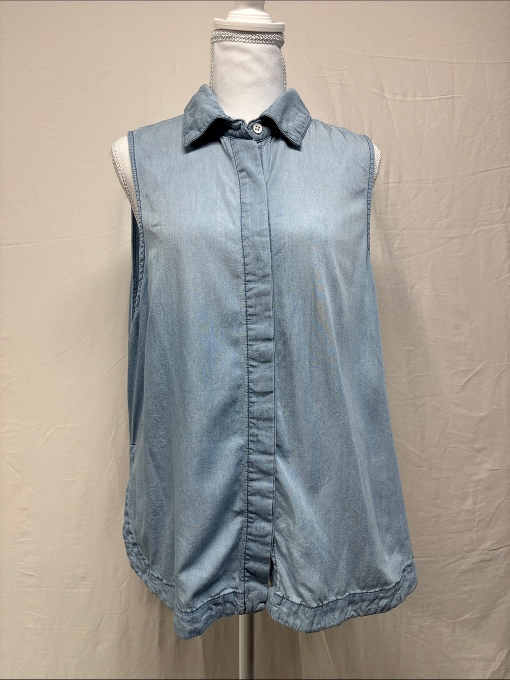 Highway Jeans Light Blue Sleeveless Button-Front Chambray Top